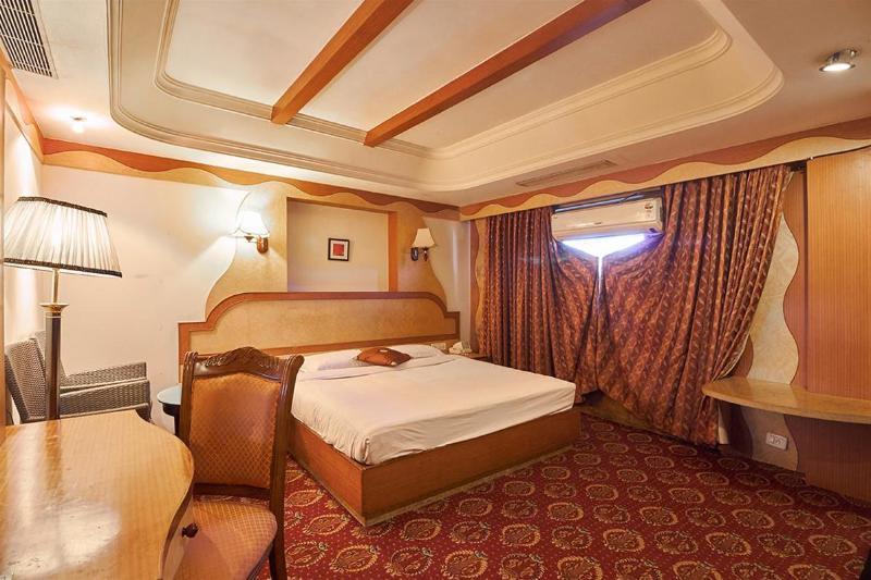The Checkers Hotel Chennai Bagian luar foto